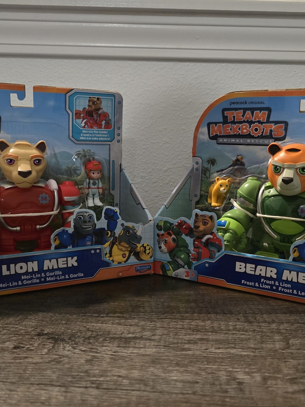 Lion Mek & Bear Mek Action Figure Duo Pack - Red & Green